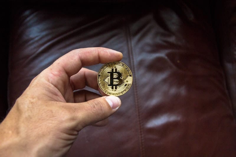 bitcoin-blockchain-close-up-844125