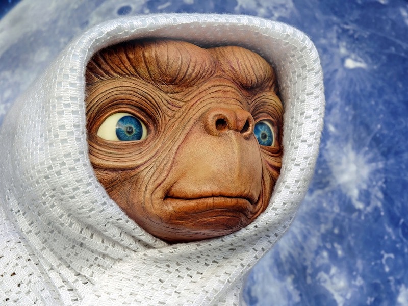 https://pixabay.com/photos/et-extraterrestrial-creature-figure-2006631/