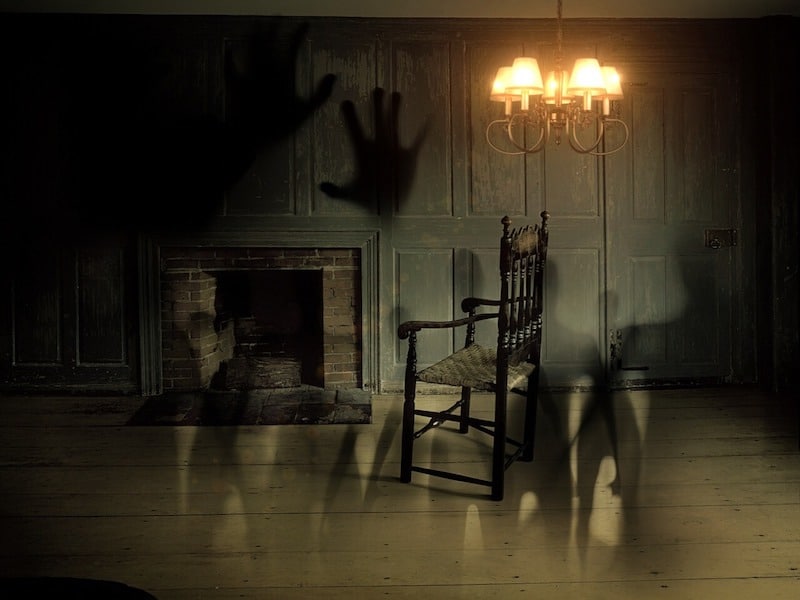 https://pixabay.com/photos/ghosts-gespenter-spooky-horror-572038/