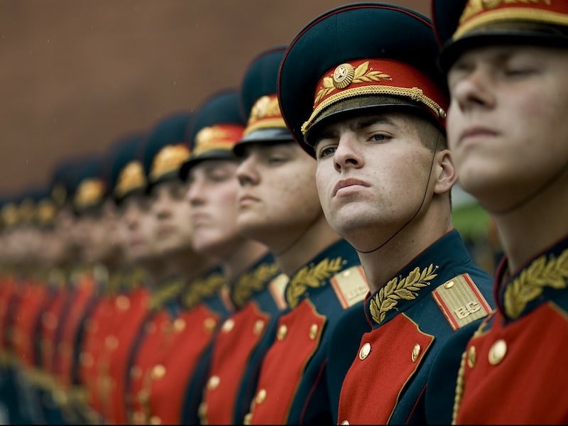 https://pixabay.com/photos/honor-guard-15s-guard-russian-67636/